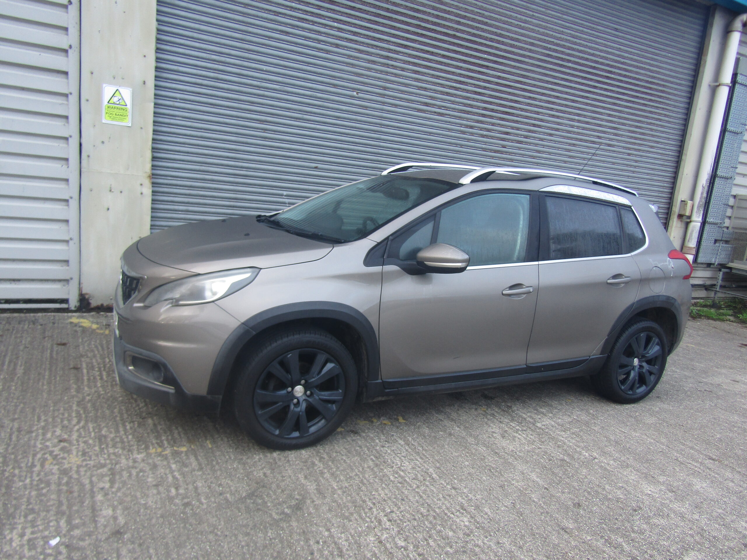 PEUGEOT 2008 ALLURE BLUE HDI - Image 3