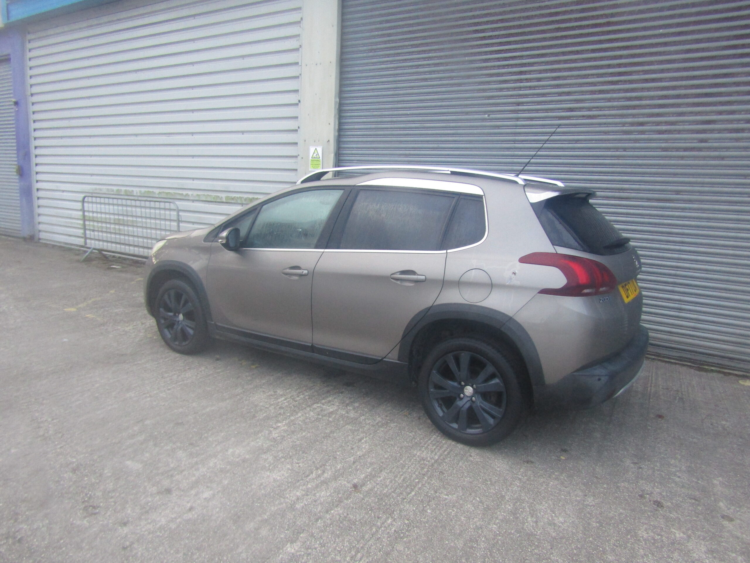PEUGEOT 2008 ALLURE BLUE HDI - Image 2