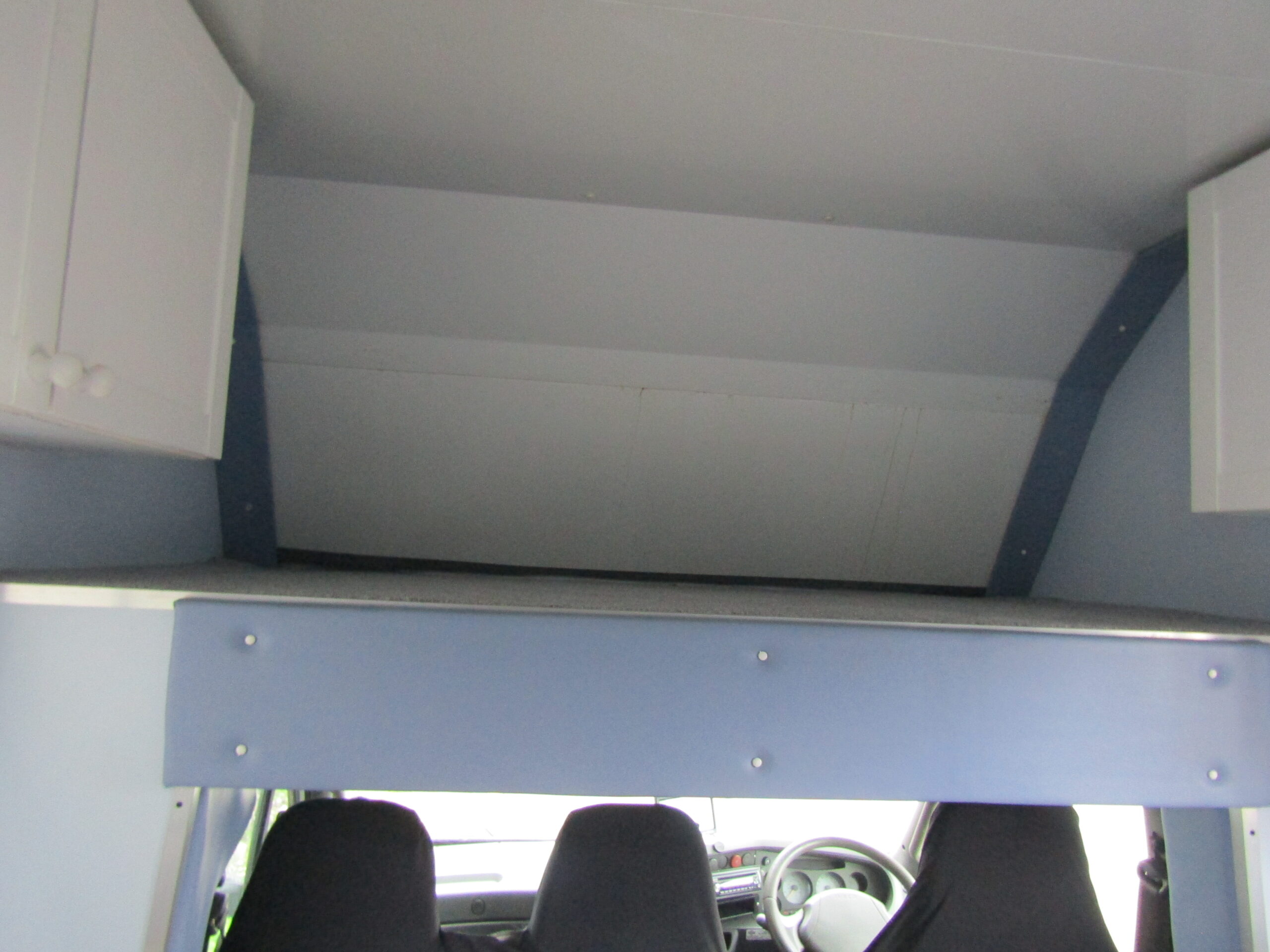 IVECO-FORD HORSE BOX - Image 10