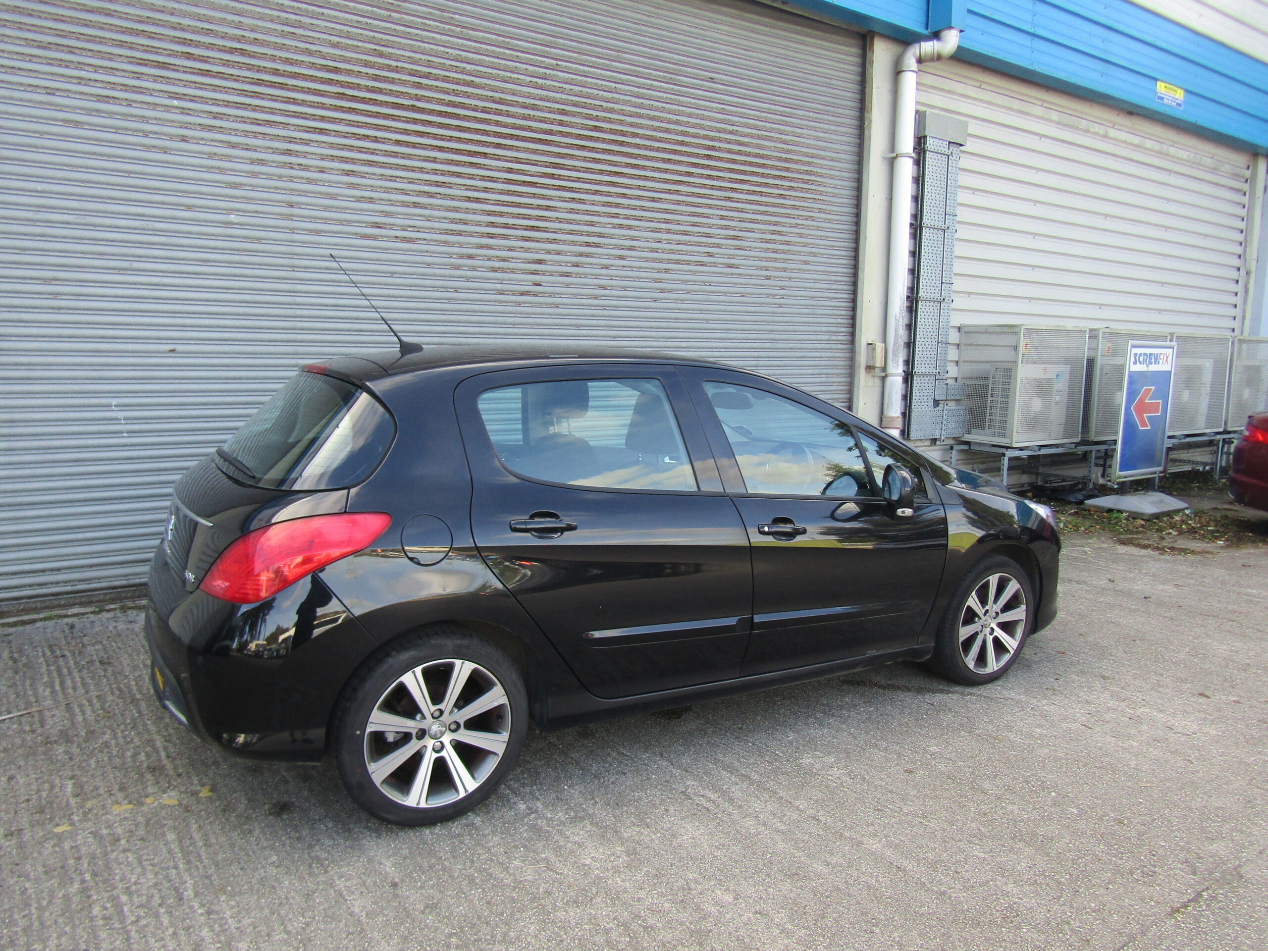PEUGEOT 308 ACTIVE NAV VERSION E-HDI - Image 2